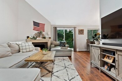 11 Barton Square unit 204, Salem, MA 01970 - photo 4