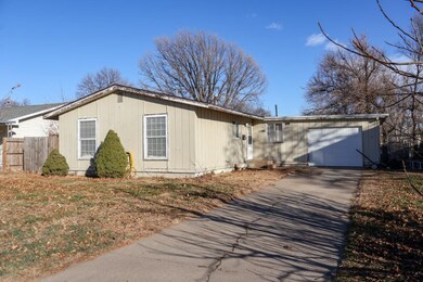 1106 N Pierce St, Lexington, NE 68850 - photo 2