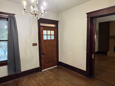 817 Mechanic St, Emporia, KS 66801 - photo 2