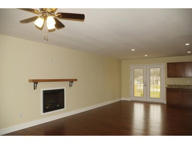 2210 Lauderdale Dr, Johnson City, TN 37601 - photo 4