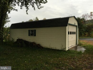 752 Penn Dr, Tamaqua, PA 18252 - photo 4