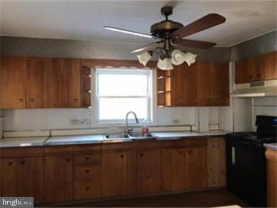 922 Morgantown Rd, Reading, PA 19607 - photo 3