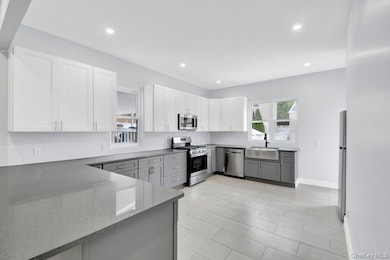 61 Edgewood Ave, Yonkers, NY 10704 - photo 3