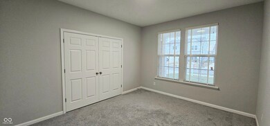 2661 Creek Bank Ct, Columbus, IN 47201 - photo 6