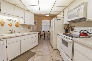 10562 W Ocotillo Dr unit 39, Sun City, AZ 85373 - photo 4