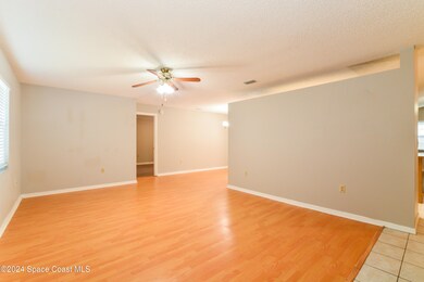017-photo-living-room-12055763