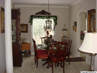 324 Lakepoint Dr, Gadsden, AL 35901 - photo 2