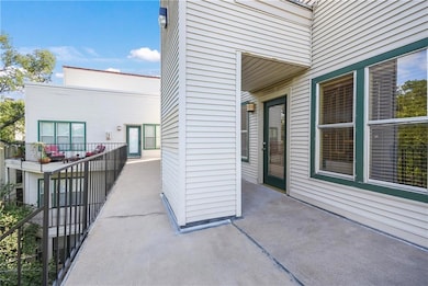 3115 Tom Green St unit 404, Austin, TX 78705 - photo 4