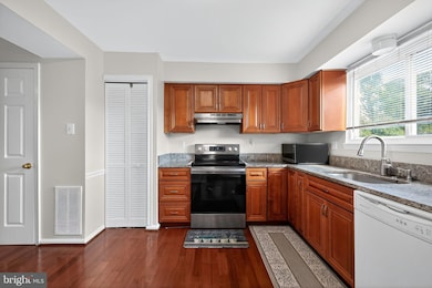 19143 Broadwater Way, Gaithersburg, MD 20879 - photo 7