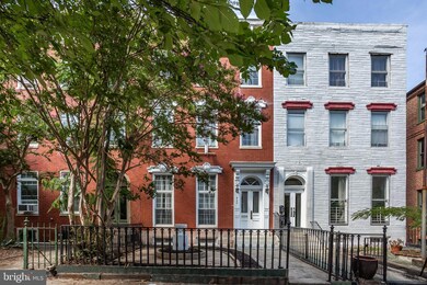 820 Hollins St, Baltimore, MD 21201 - photo 2