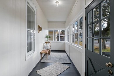 611 9th Ave W
