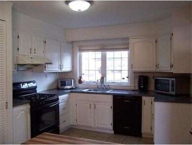 713 E Merrimack St, Lowell, MA 01852 - photo 4