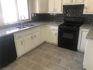 2181 Natalie Ave, Las Vegas, NV 89169 - photo 4