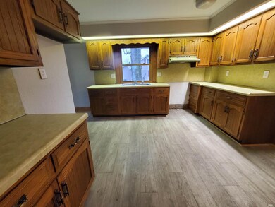 110 E Branson St, La Fontaine, IN 46940 - photo 7