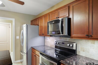 421 421 W Cumberland Rd unit 104, Tyler, TX 75703 - photo 3