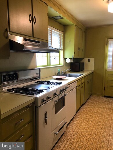 209 S 5th St, North Wales, PA 19454 - photo 7