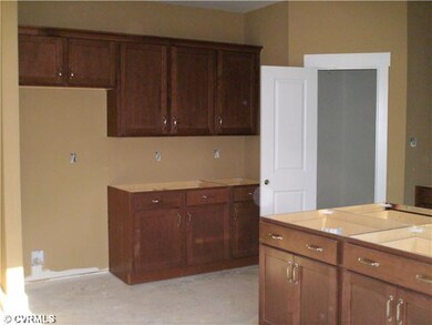 Kitchen - PLENTY OF CABINETS!
