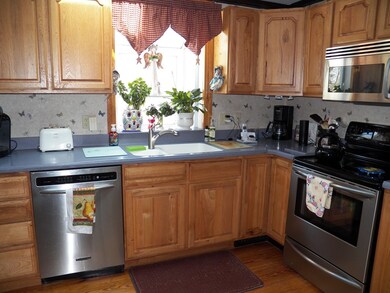 104 S Spencer Rd, Spencer, MA 01562 - photo 7