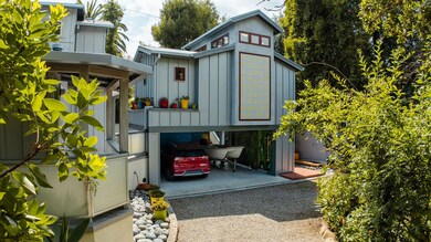 Studio & Garage