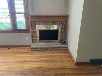 1740 Park St, Middleton, WI 53562 - photo 2