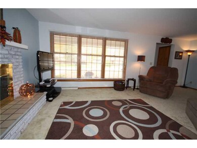 3125 Sherwood Ln, Columbus, IN 47203 - photo 3