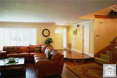 Bay Window In Living Room. Vinyl Windows & Sliders