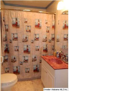 Full bath off hallway