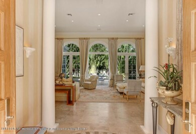 4 Foyer to Living Room