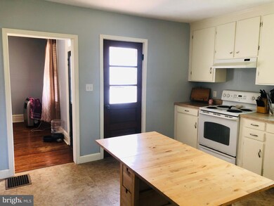 404 W Queen St, Chambersburg, PA 17201 - photo 6