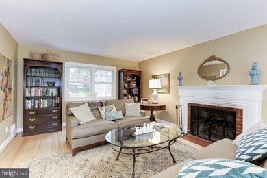 400 Skyhill Rd, Alexandria, VA 22314 - photo 4