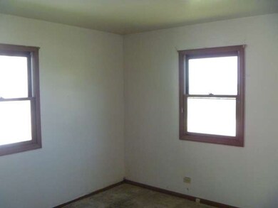 121 Bolz Rd, Carpentersville, IL 60110 - photo 5