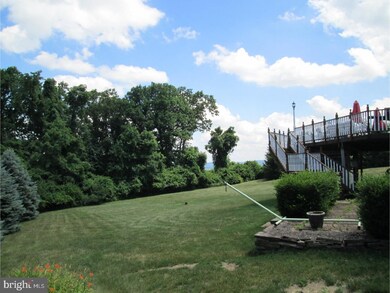 502 Tomlisa Ct, Reading, PA 19608 - photo 5