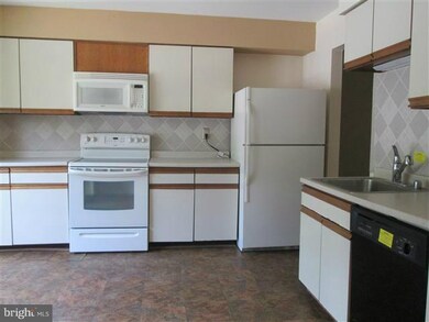 7416 Setting Sun Way, Columbia, MD 21046 - photo 2