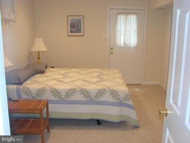 7109 Copernicus Ln, Lanham, MD 20706 - photo 2