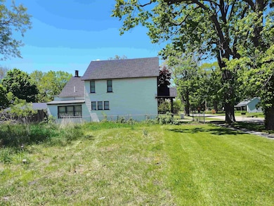 1346 Carlisle St, Saginaw, MI 48601 - photo 5