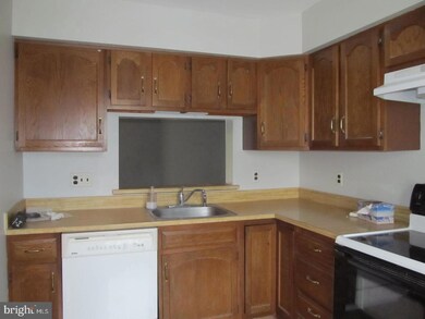 516 Willow Turn unit B, Mount Laurel, NJ 08054 - photo 3