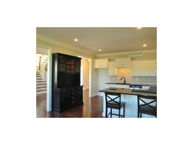 Eat-in Kitchen