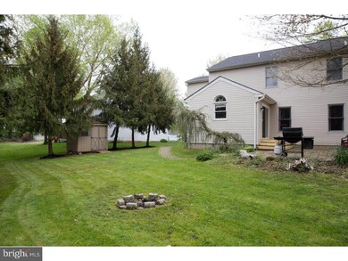 911 Shamrock Ct, Royersford, PA 19468 - photo 2