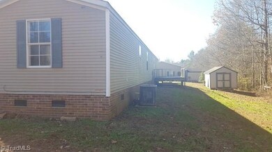 236 Dockery Rd, Purlear, NC 28665 - photo 3