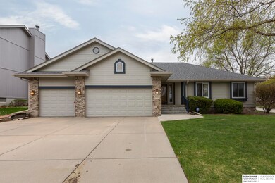 16927 Patterson Dr, Omaha, NE 68135 - photo 2