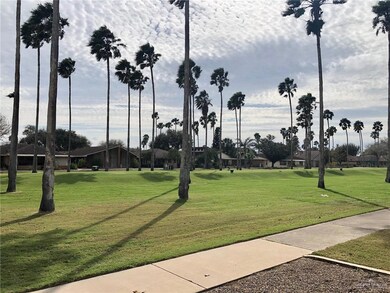 918 Palm Dr, Alamo, TX 78516 - photo 4