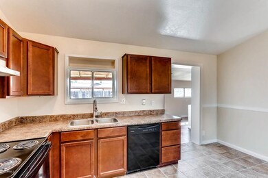 3737 W Seldon Phoenix AZ 85051-large-006