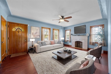 family room (virtually staged)