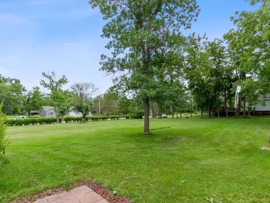 508 Valley View Dr, Cedar Rapids, IA 52403 - photo 7