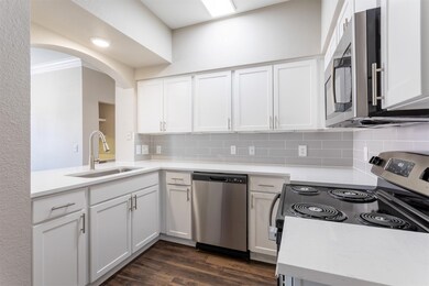 320 Jackson Hill St unit 318, Houston, TX 77007 - photo 6