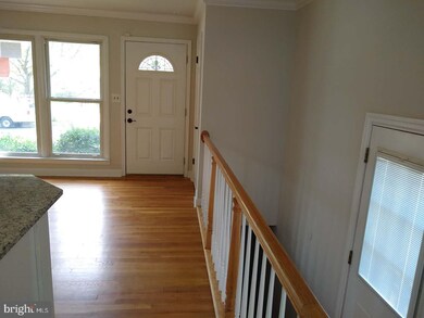 8126 Gavin St, New Carrollton, MD 20784 - photo 6