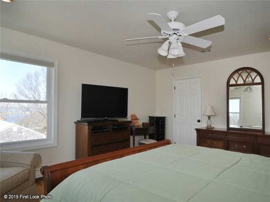 16 Lowell St, Tiverton, RI 02878 - photo 4