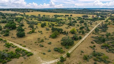 2334 Pfiester Rd unit 2, Fredericksburg, TX 78624 - photo 4