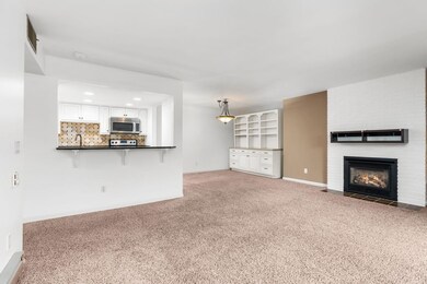 325 S Yellowstone Dr unit 320, Madison, WI 53705 - photo 4