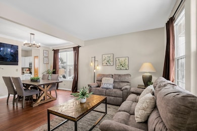 28808 Blacksmith Ct, Lakemoor, IL 60051 - photo 5